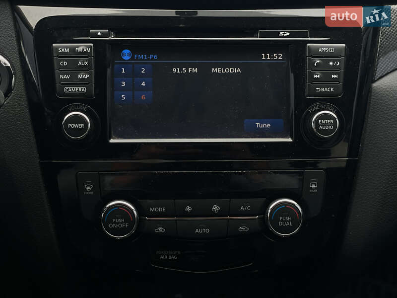 Позашляховик / Кросовер Nissan Rogue 2015 в Львові