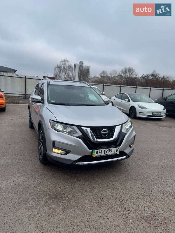 Внедорожник / Кроссовер Nissan Rogue 2019 в Киеве
