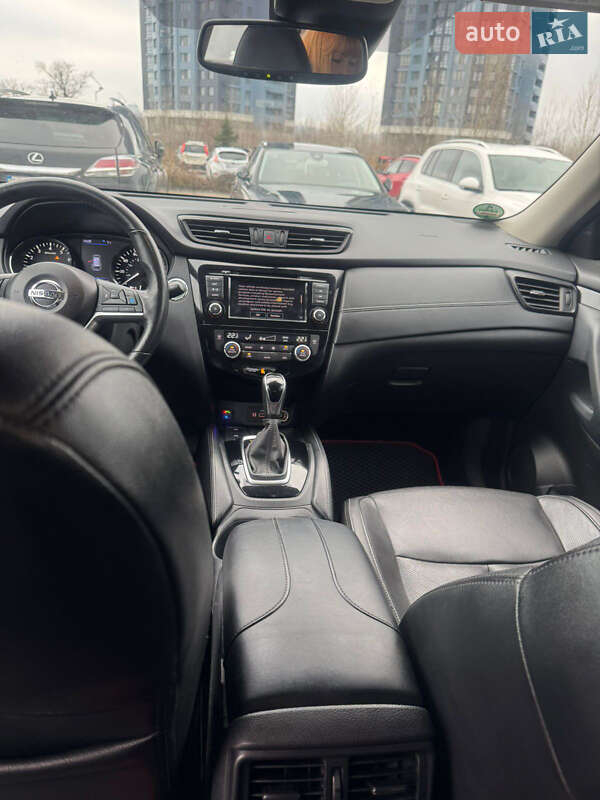Внедорожник / Кроссовер Nissan Rogue 2019 в Киеве