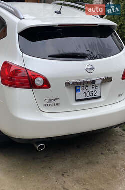 Позашляховик / Кросовер Nissan Rogue 2012 в Стрию