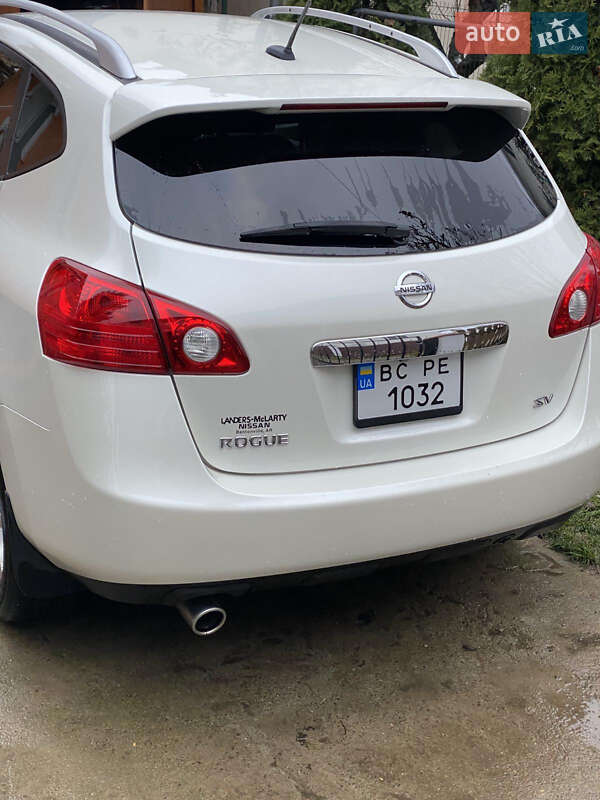 Внедорожник / Кроссовер Nissan Rogue 2012 в Стрые