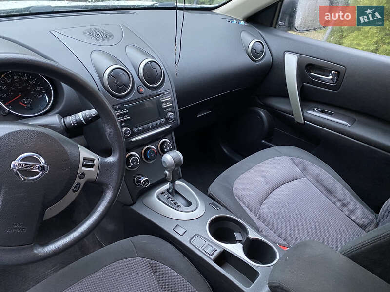 Внедорожник / Кроссовер Nissan Rogue 2012 в Стрые
