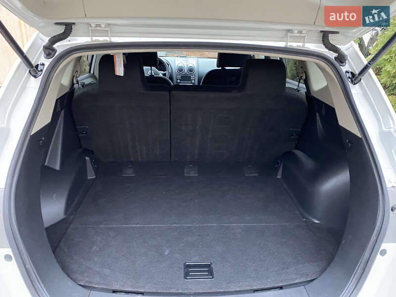 Внедорожник / Кроссовер Nissan Rogue 2012 в Стрые