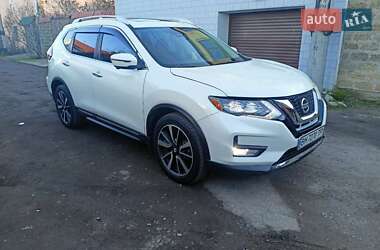 Внедорожник / Кроссовер Nissan Rogue 2018 в 