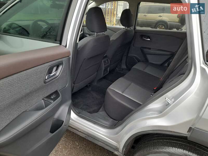 Позашляховик / Кросовер Nissan Rogue 2021 в Чернігові