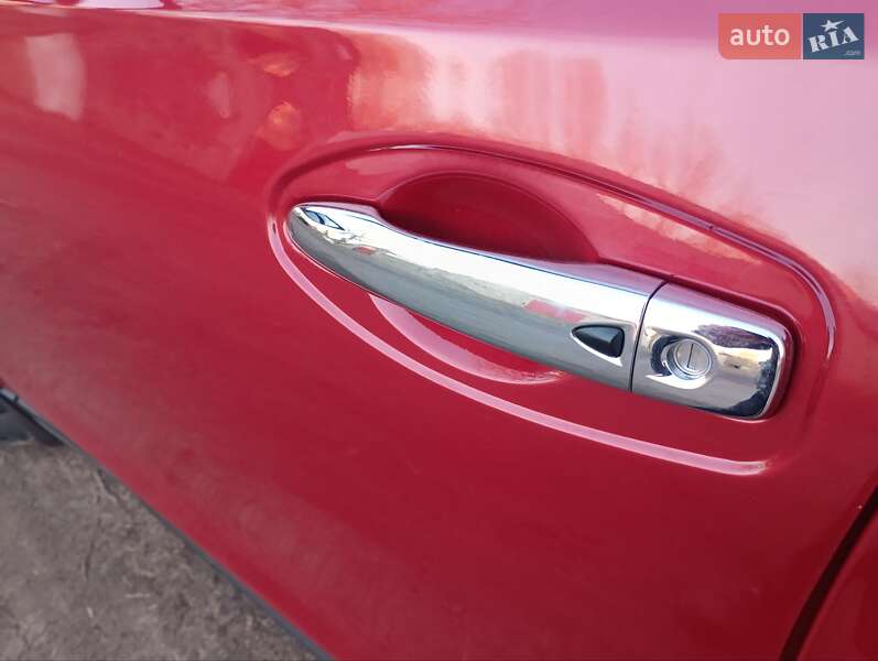 Позашляховик / Кросовер Nissan Rogue 2017 в Липовці