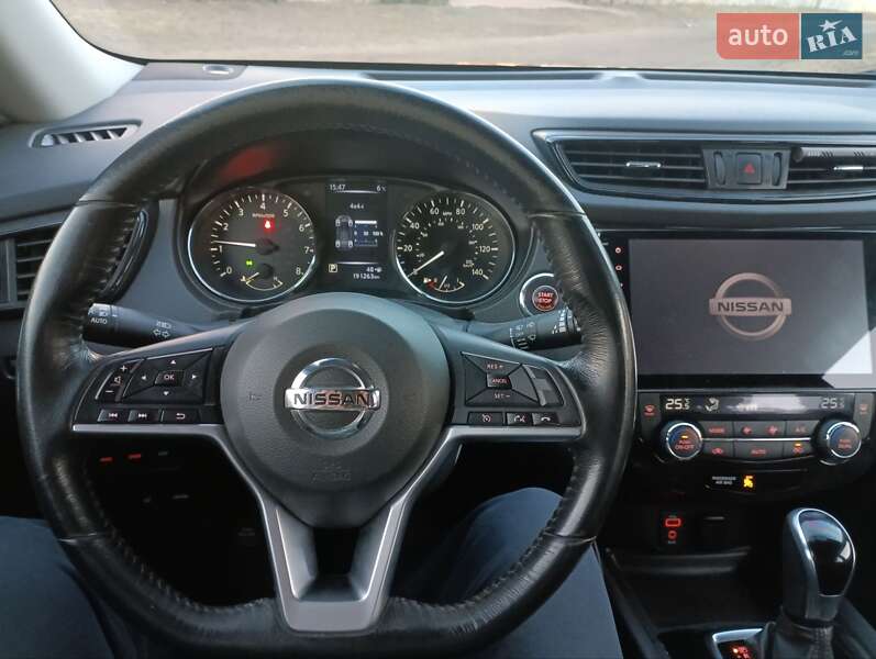 Позашляховик / Кросовер Nissan Rogue 2017 в Липовці