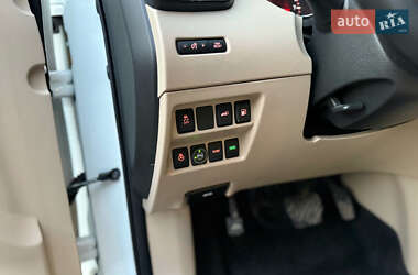 Внедорожник / Кроссовер Nissan Rogue 2018 в 
