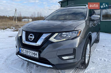 Позашляховик / Кросовер Nissan Rogue 2016 в Червонограді