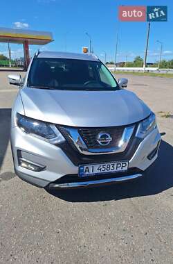 Позашляховик / Кросовер Nissan Rogue 2017 в Умані