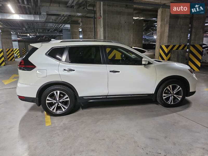 Позашляховик / Кросовер Nissan Rogue 2018 в Києві