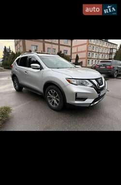 Внедорожник / Кроссовер Nissan Rogue 2017 в Нежине