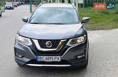 Позашляховик / Кросовер Nissan Rogue 2017 в Городку