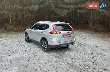 Внедорожник / Кроссовер Nissan Rogue 2018 в 