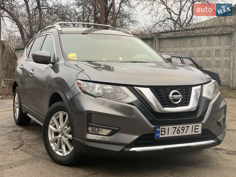 Внедорожник / Кроссовер Nissan Rogue 2016 в Кременчуге
