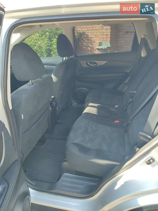 Позашляховик / Кросовер Nissan Rogue 2015 в Опішне