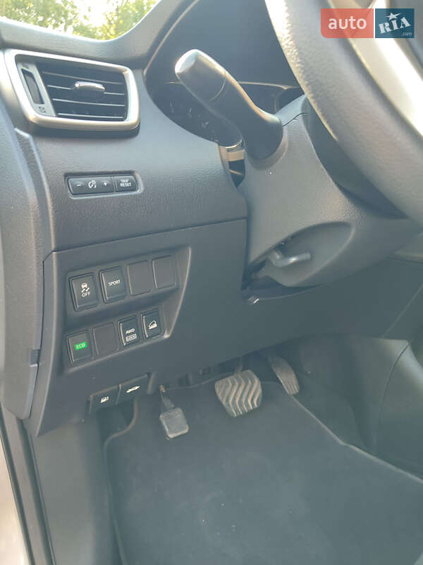 Позашляховик / Кросовер Nissan Rogue 2015 в Опішне