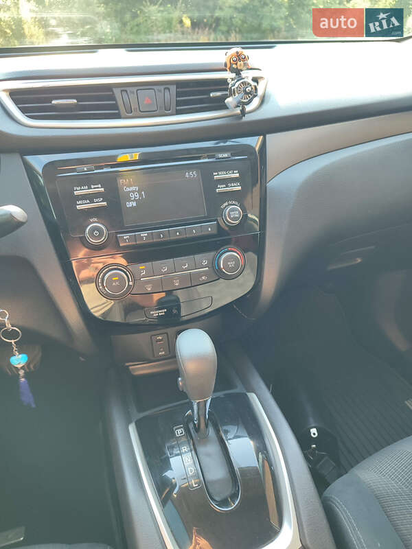 Позашляховик / Кросовер Nissan Rogue 2015 в Опішне