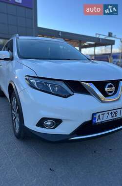 Внедорожник / Кроссовер Nissan Rogue 2015 в Самборе