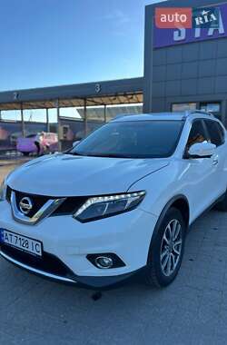 Внедорожник / Кроссовер Nissan Rogue 2015 в Самборе