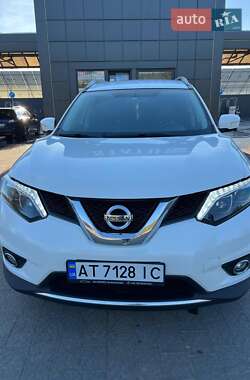 Внедорожник / Кроссовер Nissan Rogue 2015 в Самборе