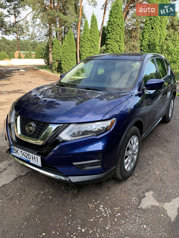 Внедорожник / Кроссовер Nissan Rogue 2017 в Радивилове