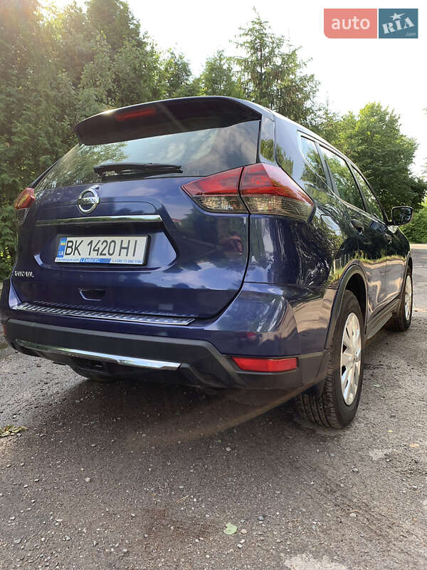 Внедорожник / Кроссовер Nissan Rogue 2017 в Радивилове