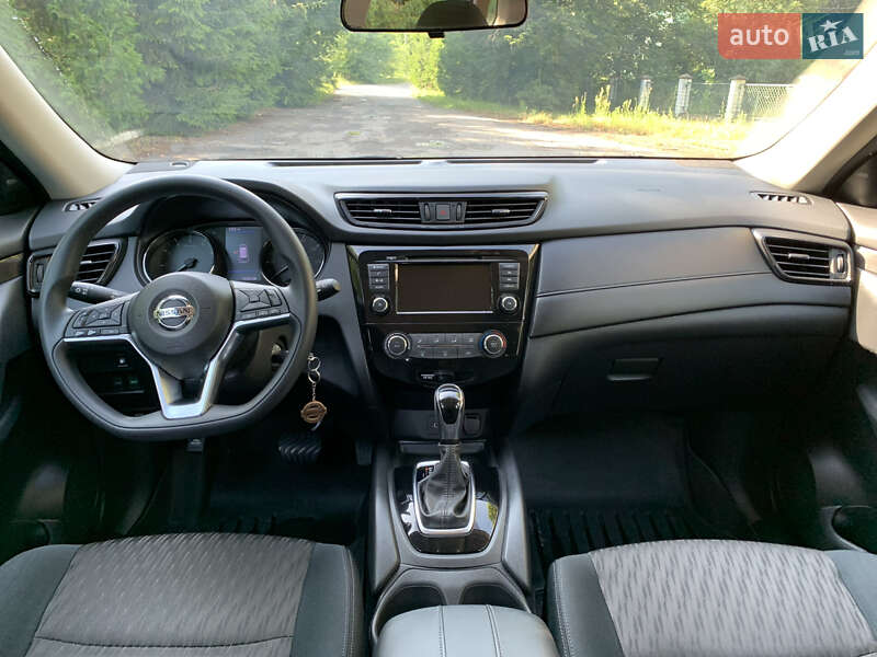 Внедорожник / Кроссовер Nissan Rogue 2017 в Радивилове