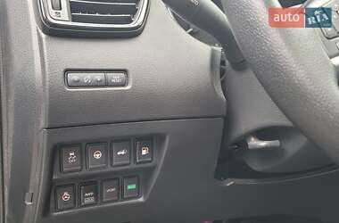 Внедорожник / Кроссовер Nissan Rogue 2019 в 
