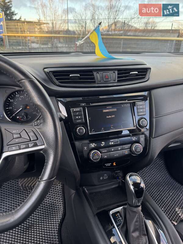 Внедорожник / Кроссовер Nissan Rogue 2018 в Ивано-Франковске