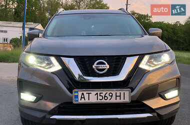 Позашляховик / Кросовер Nissan Rogue 2016 в Тисмениці