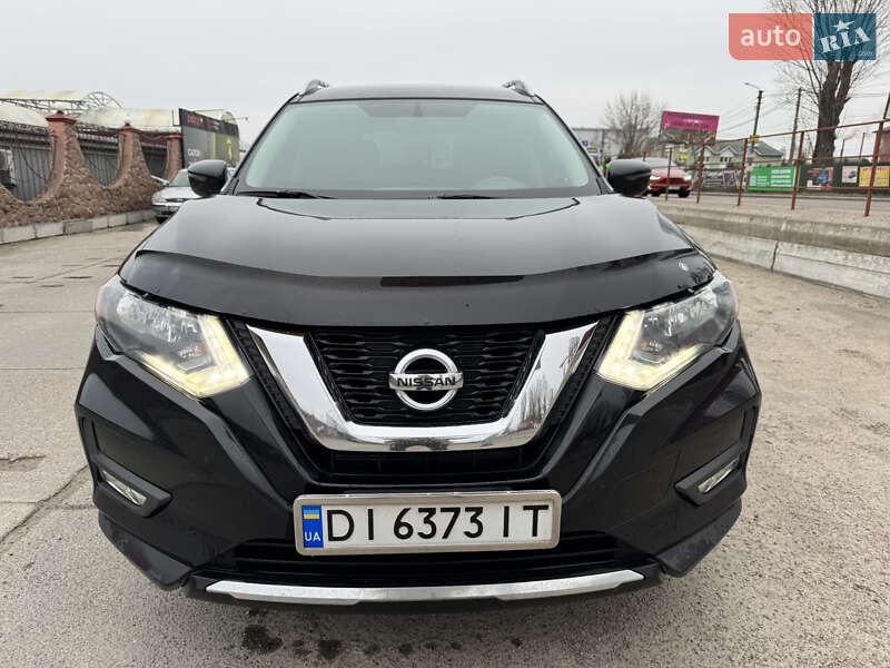 Позашляховик / Кросовер Nissan Rogue 2017 в Києві