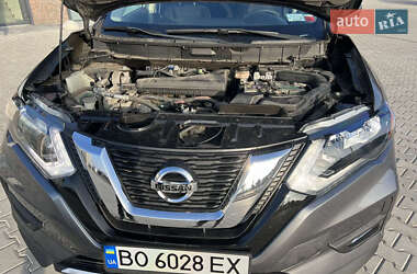 Внедорожник / Кроссовер Nissan Rogue 2014 в Тернополе