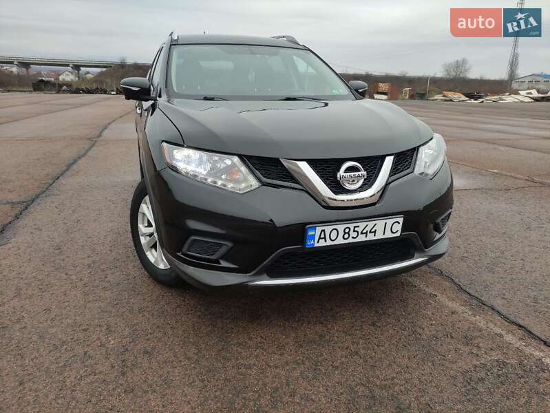 Внедорожник / Кроссовер Nissan Rogue 2014 в Ужгороде