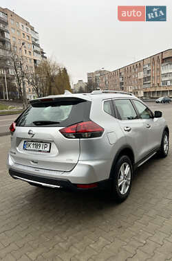 Внедорожник / Кроссовер Nissan Rogue 2018 в 