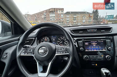 Внедорожник / Кроссовер Nissan Rogue 2018 в 