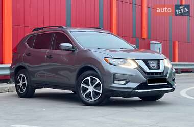 Позашляховик / Кросовер Nissan Rogue 2017 в Києві