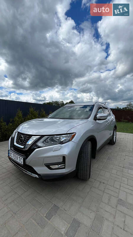Внедорожник / Кроссовер Nissan Rogue 2018 в Львове