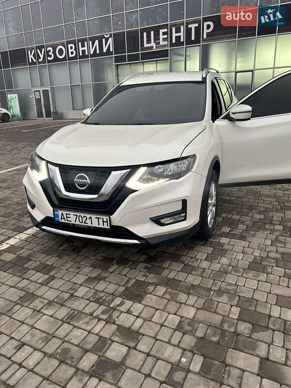 Позашляховик / Кросовер Nissan Rogue 2018 в Кривому Розі