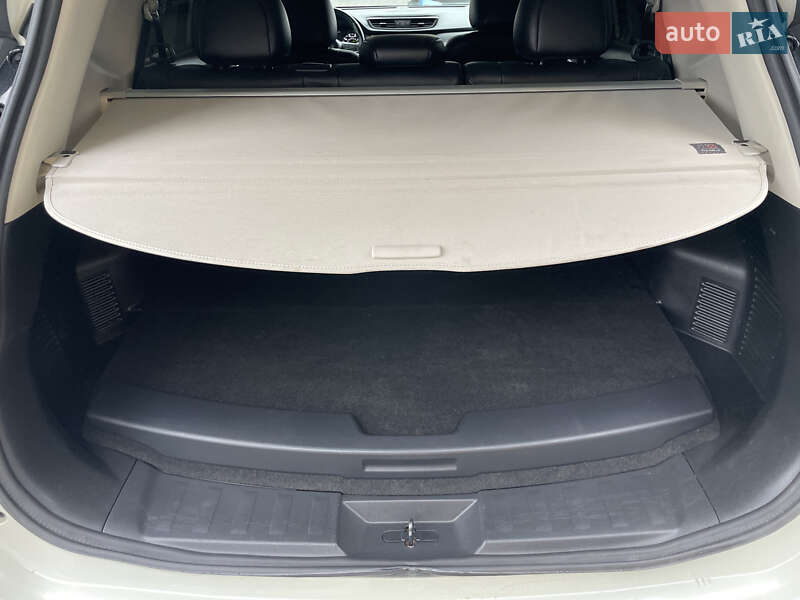 Внедорожник / Кроссовер Nissan Rogue 2017 в Одессе