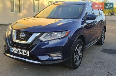 Внедорожник / Кроссовер Nissan Rogue 2017 в Запорожье