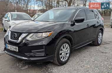 Позашляховик / Кросовер Nissan Rogue 2017 в Рівному