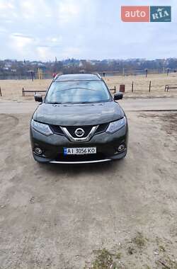 Внедорожник / Кроссовер Nissan Rogue 2016 в 
