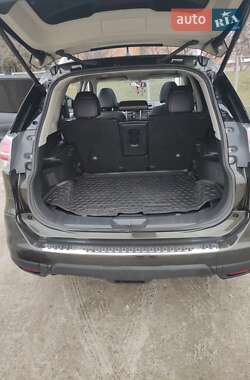 Внедорожник / Кроссовер Nissan Rogue 2016 в 
