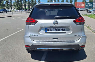 Внедорожник / Кроссовер Nissan Rogue 2018 в 