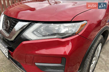 Внедорожник / Кроссовер Nissan Rogue 2017 в 