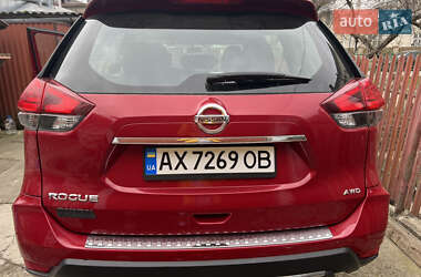 Внедорожник / Кроссовер Nissan Rogue 2017 в 