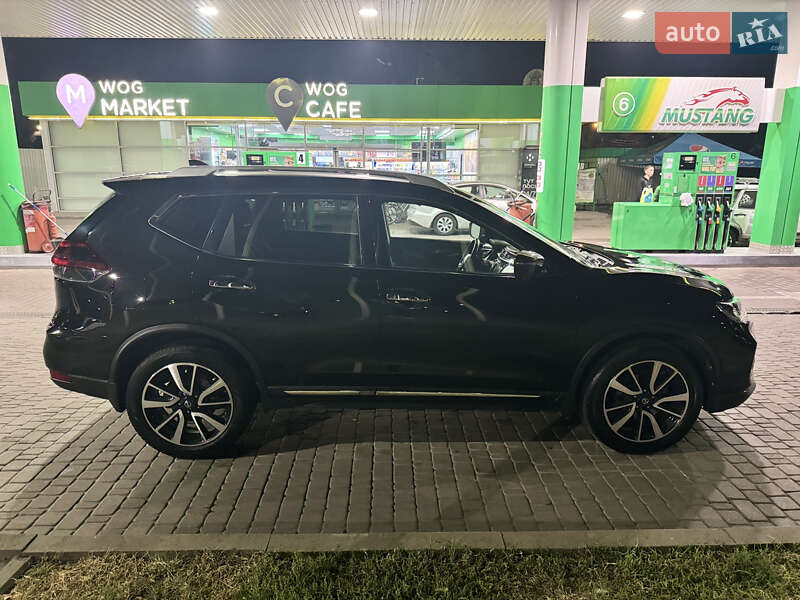Внедорожник / Кроссовер Nissan Rogue 2019 в Киеве