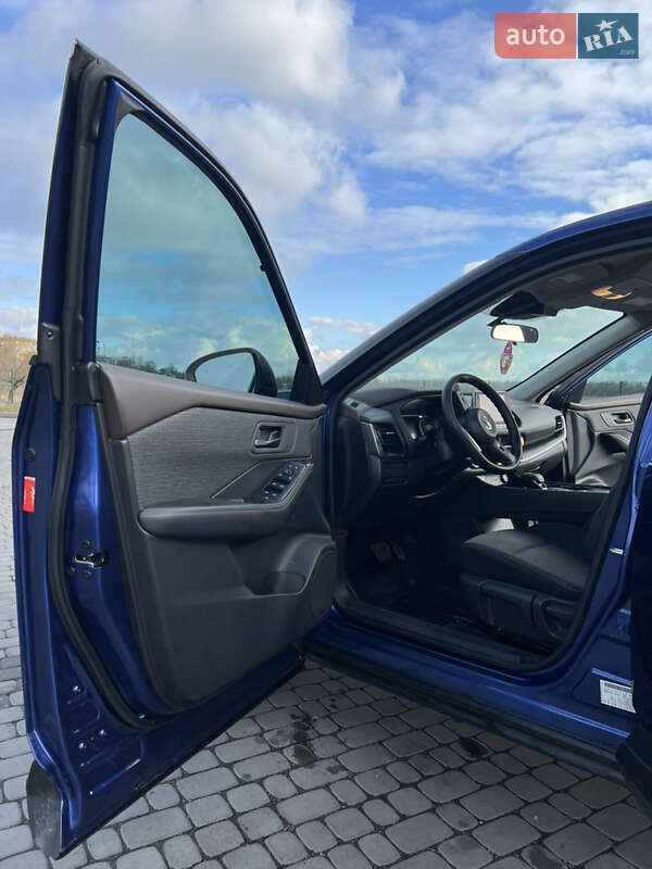 Внедорожник / Кроссовер Nissan Rogue 2021 в Зенькове