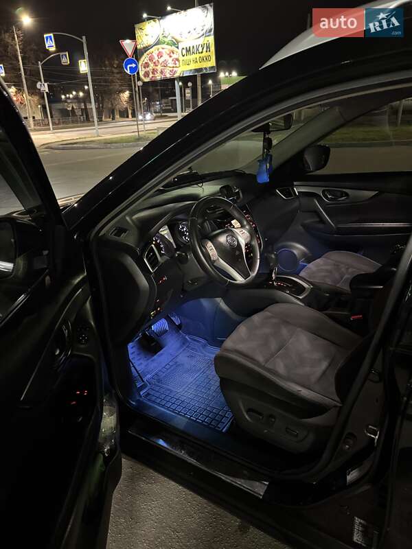 Внедорожник / Кроссовер Nissan Rogue 2015 в Полтаве